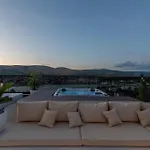 Вілла Luxury Hills *