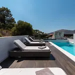 Luxury Hills Вілла