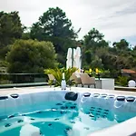 Luxury Hills Вілла