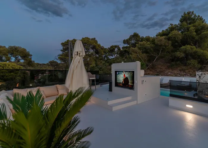 Luxury Hills Willa *