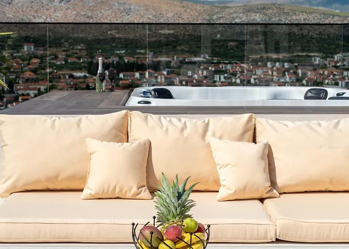 Luxury Hills Villa