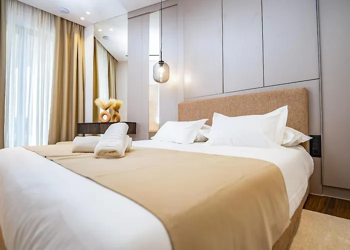 Luxury Hills Willa *