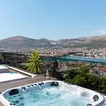 Luxury Hills Traù