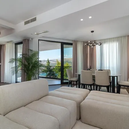 Luxury Hills فيلة تروغير