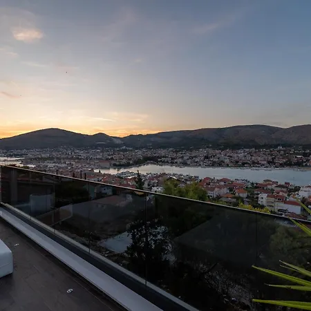 فيلة Luxury Hills