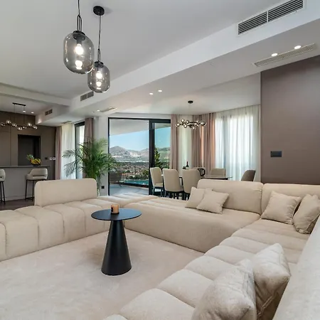 Luxury Hills تروغير