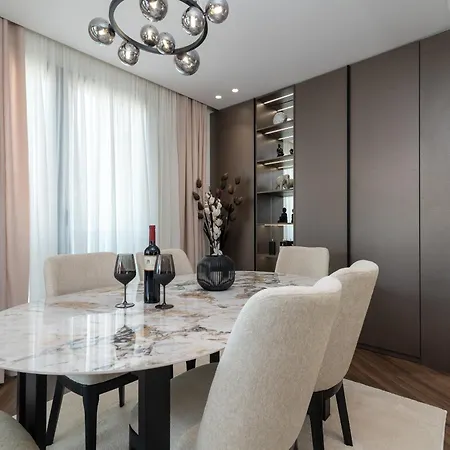 فيلة Luxury Hills