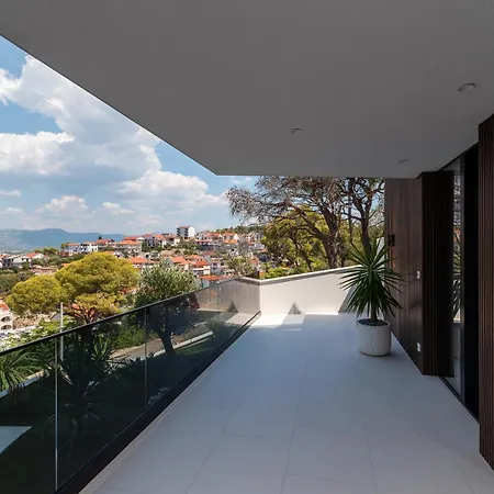 فيلة Luxury Hills *
