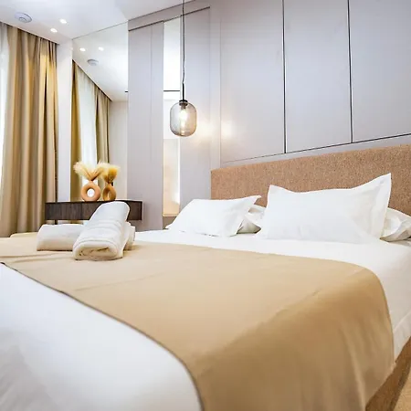 Luxury Hills Vila *