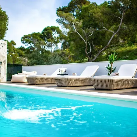 Luxury Hills