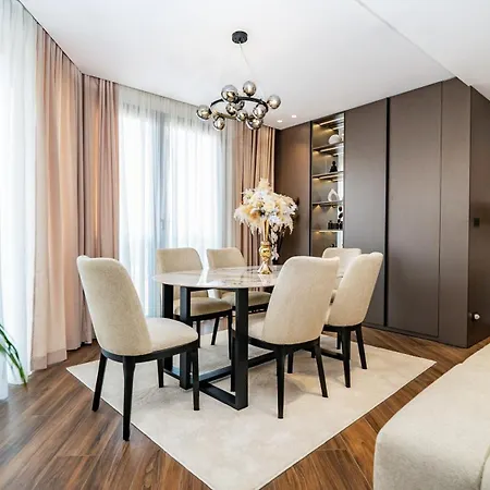 Luxury Hills فيلة تروغير