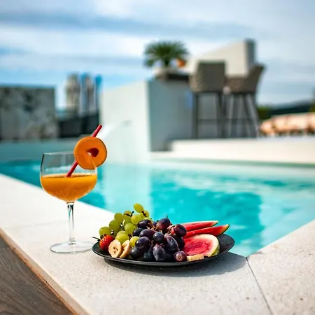 Luxury Hills Vila