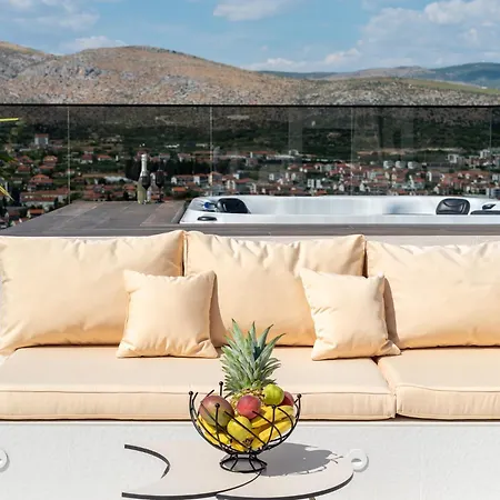 Luxury Hills Villa